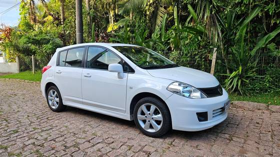NISSAN TIIDA 1.8 SL 16V FLEX 4P AUTOMÁTICO